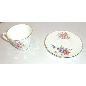 Royal Victorian Fine Bone China Floral Pattern Tea Cup & Saucer Set